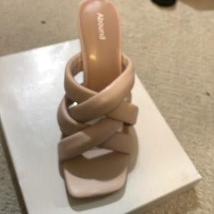 Square point beige color brand new